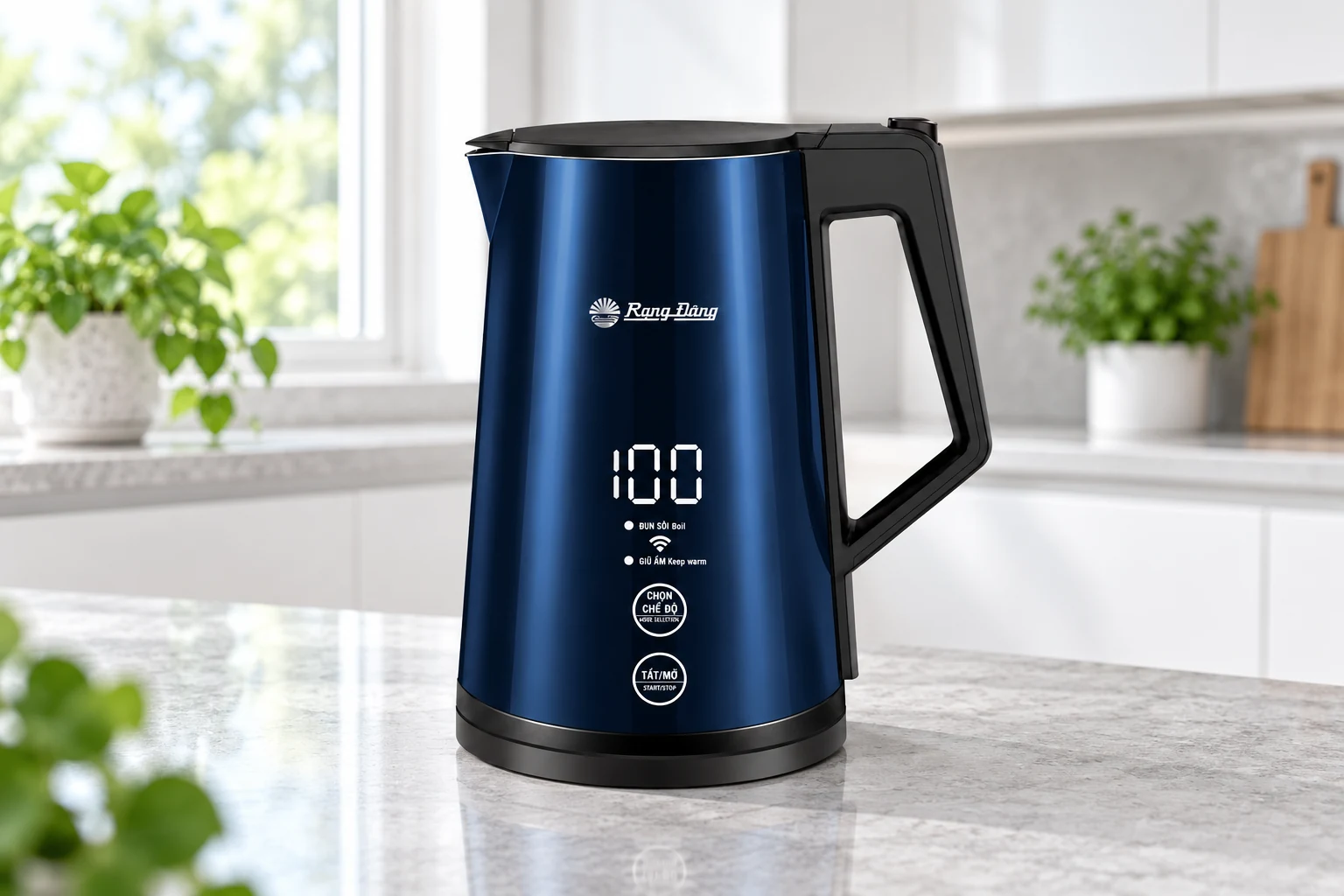 Ấm điện Rạng Đông P1.S trong góc bếp sáng màu