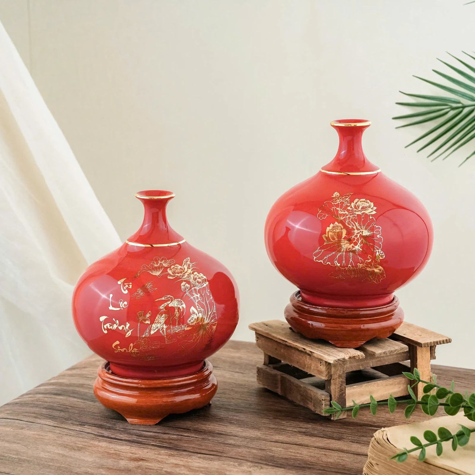 Hai mặt bình hút lộc men đỏ sen và đôi hạc