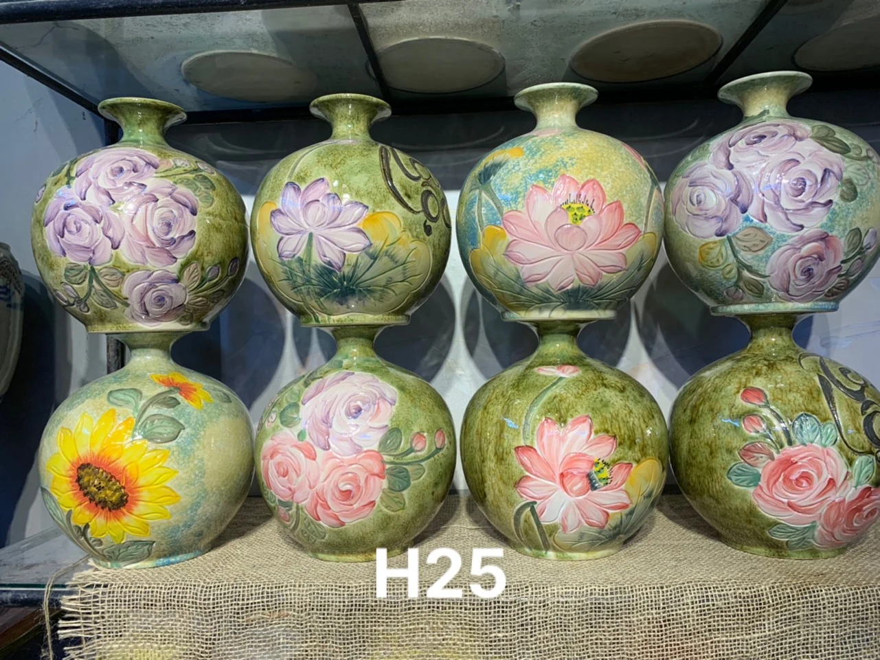Các họa tiết H25 đặt cạnh nhau để so sánh