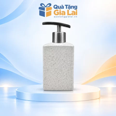 Bình dầu gội vuông men lấm tấm, đầu nhấn đen trên nền Quà Tặng Gia Lai