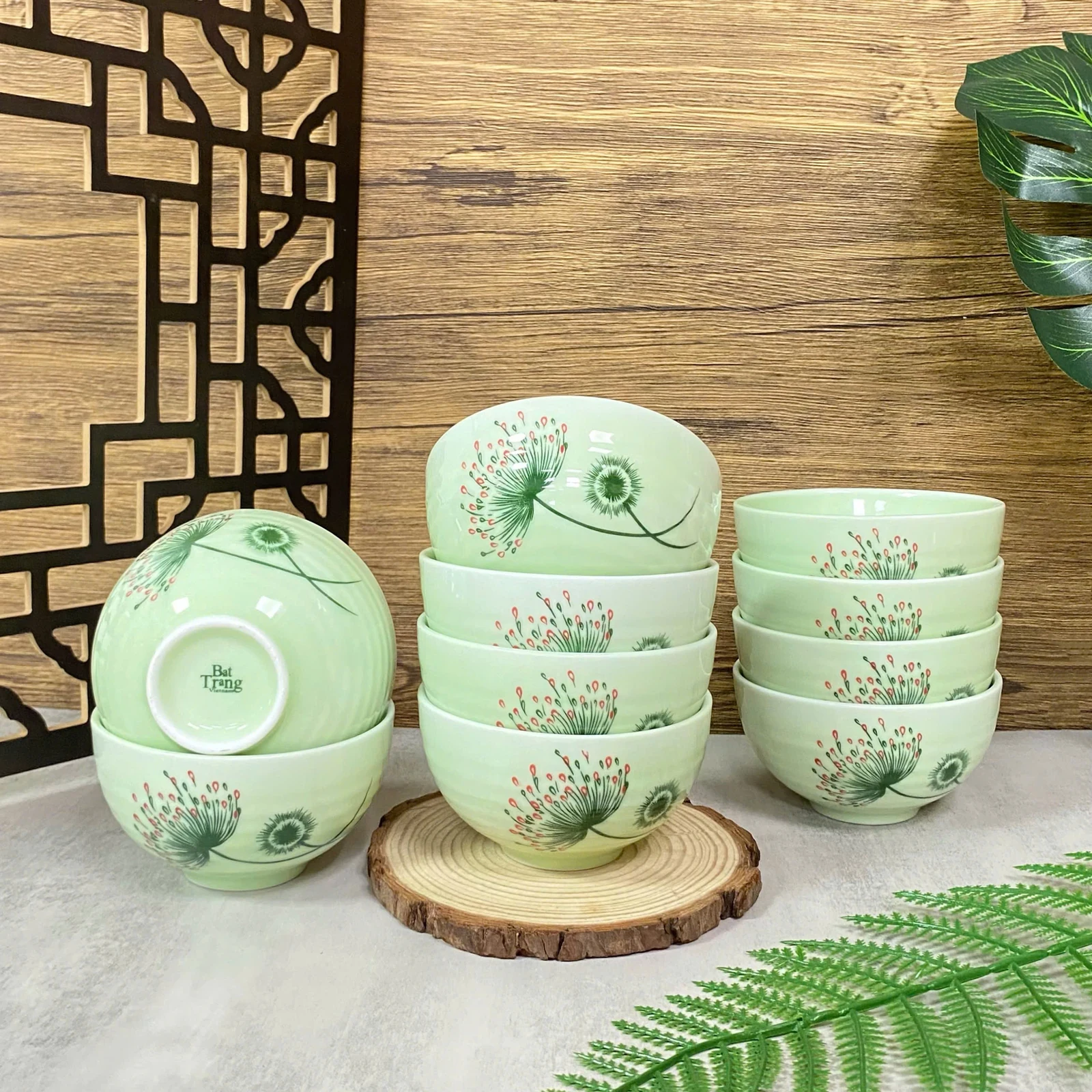 Bộ 10 bát men ngọc với họa tiết hoa và dấu chữ dưới đáy