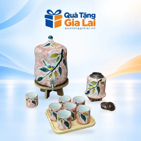 Bộ bình cốc sứ nền hồng vẽ chim lá trên nền Quà Tặng Gia Lai