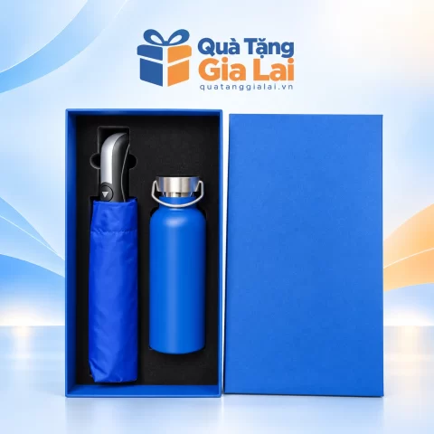 Bộ bình quai xách và dù gấp 3 màu xanh trên nền Quà Tặng Gia Lai