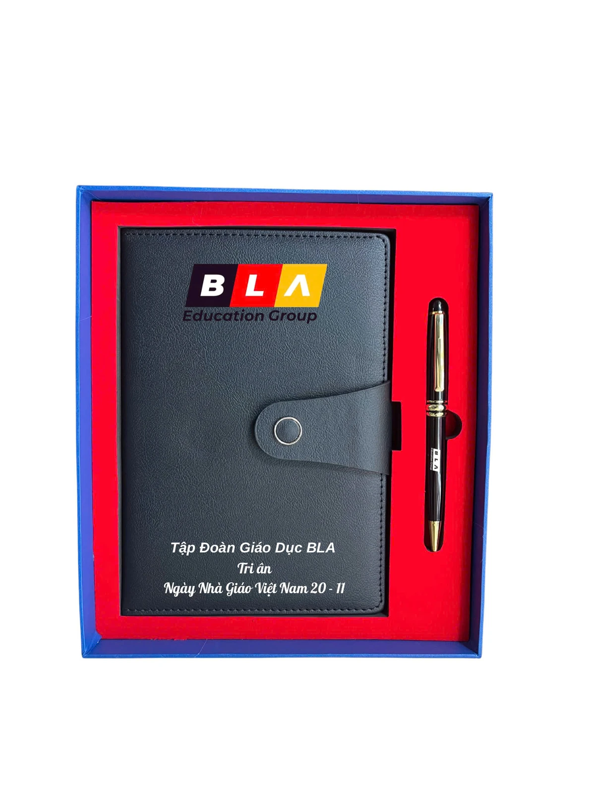 Mẫu sổ bìa đen in logo và lời tri ân, kèm bút viền vàng