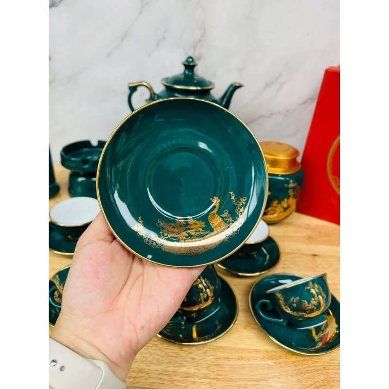 Đĩa kê chén xanh cổ vịt có viền vàng và hình hươu
