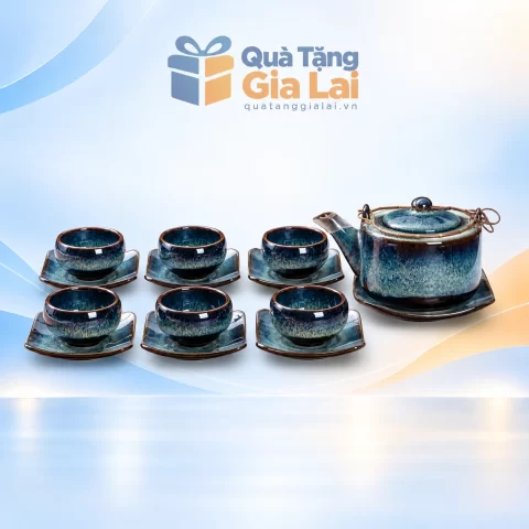 Bộ trà Khổng Tước vuông quai đồng với sáu chén và bảy đĩa kê vuông