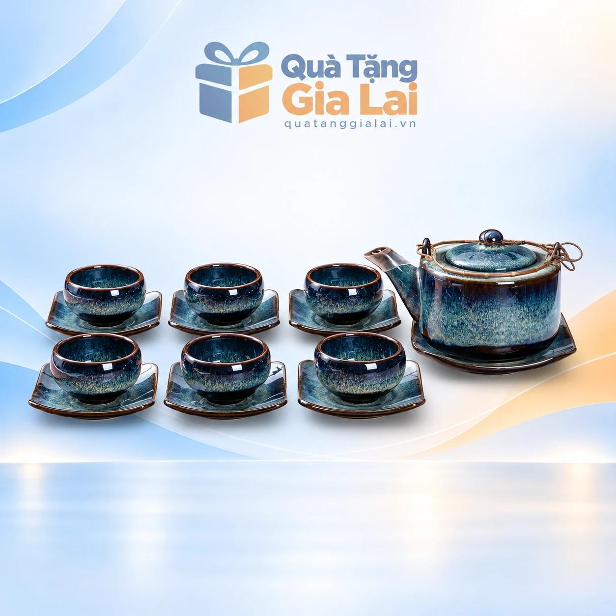 Bộ trà Khổng Tước vuông quai đồng với sáu chén và bảy đĩa kê vuông