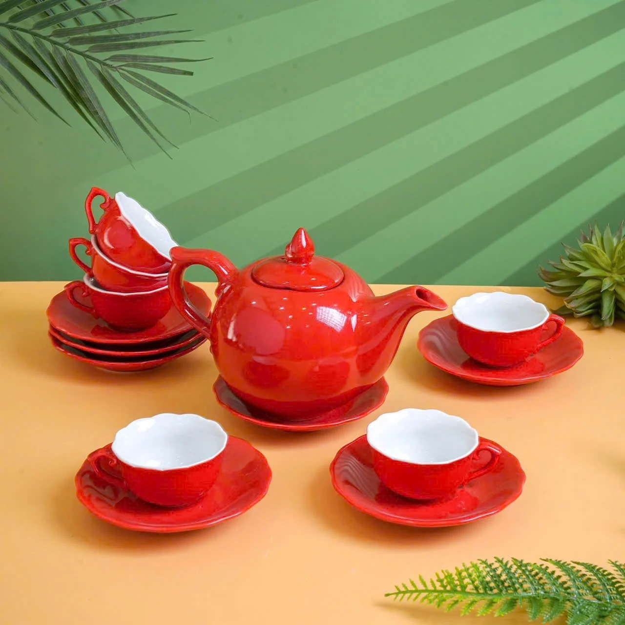 Bộ trà mẫu đơn đỏ với lòng chén trắng và viền trơn