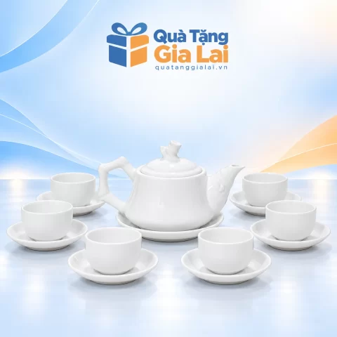 Bộ trà trắng dáng trúc 400 ml, sáu chén và bảy đĩa trên nền Quà Tặng Gia Lai