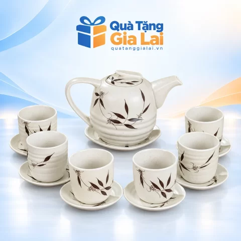 Bộ trà vẽ tay 820 ml họa tiết lá nâu, sáu chén cao trên nền Quà Tặng Gia Lai