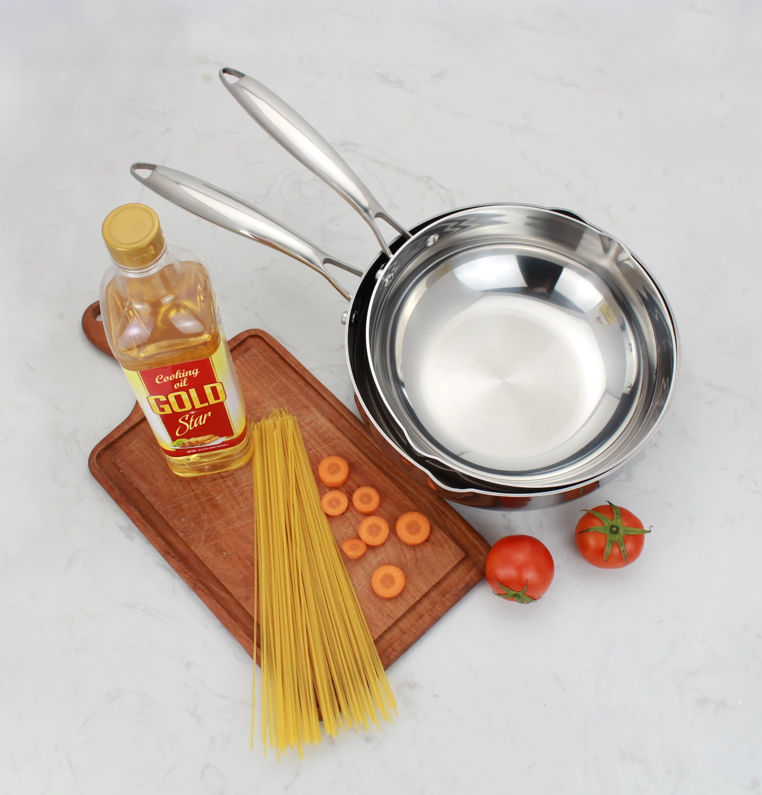 Ảnh chụp các chảo Kalpen Zenger trong không gian bếp