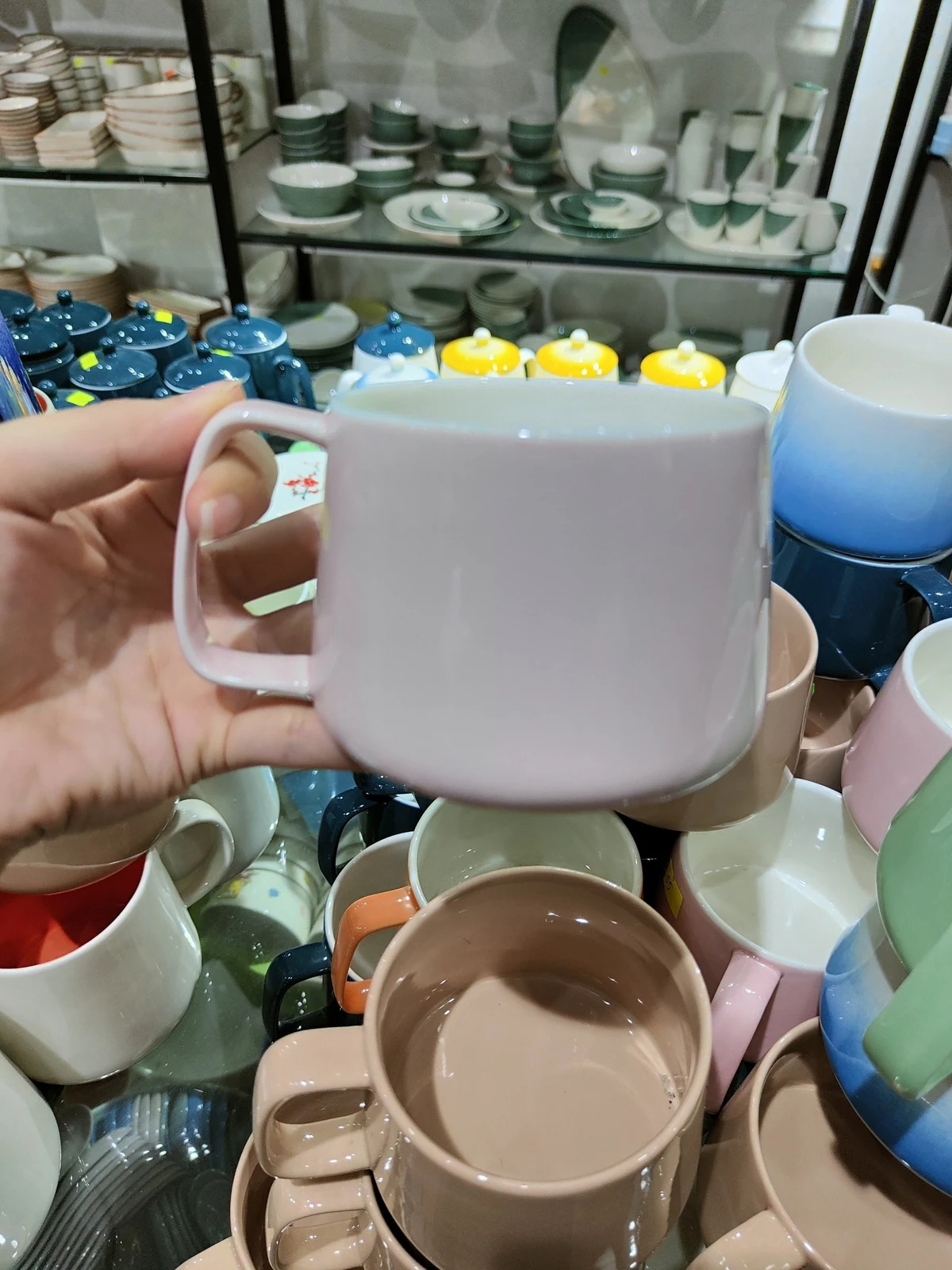 Cốc Khánh An hồng nhạt với quai vuông bo góc