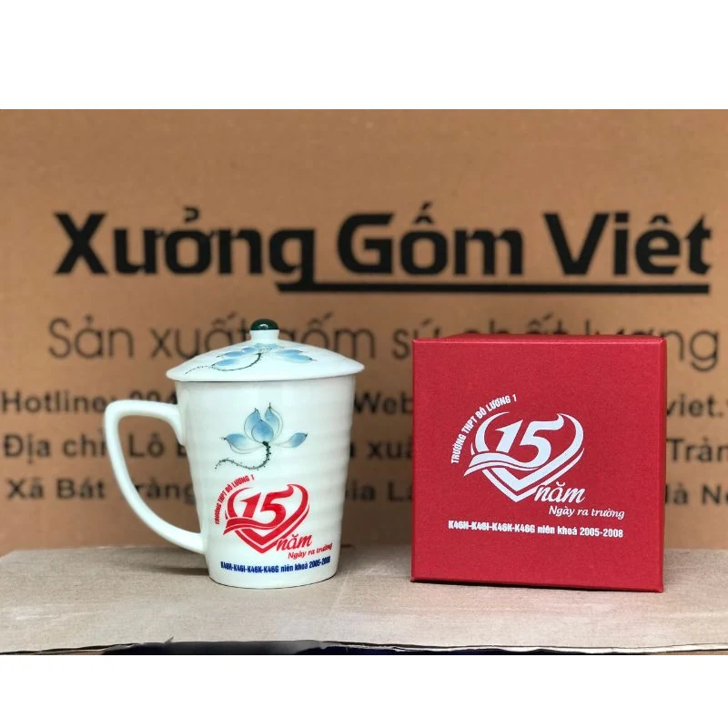 Cốc Lipton men kem sen xanh với nội dung kỷ niệm trên thân
