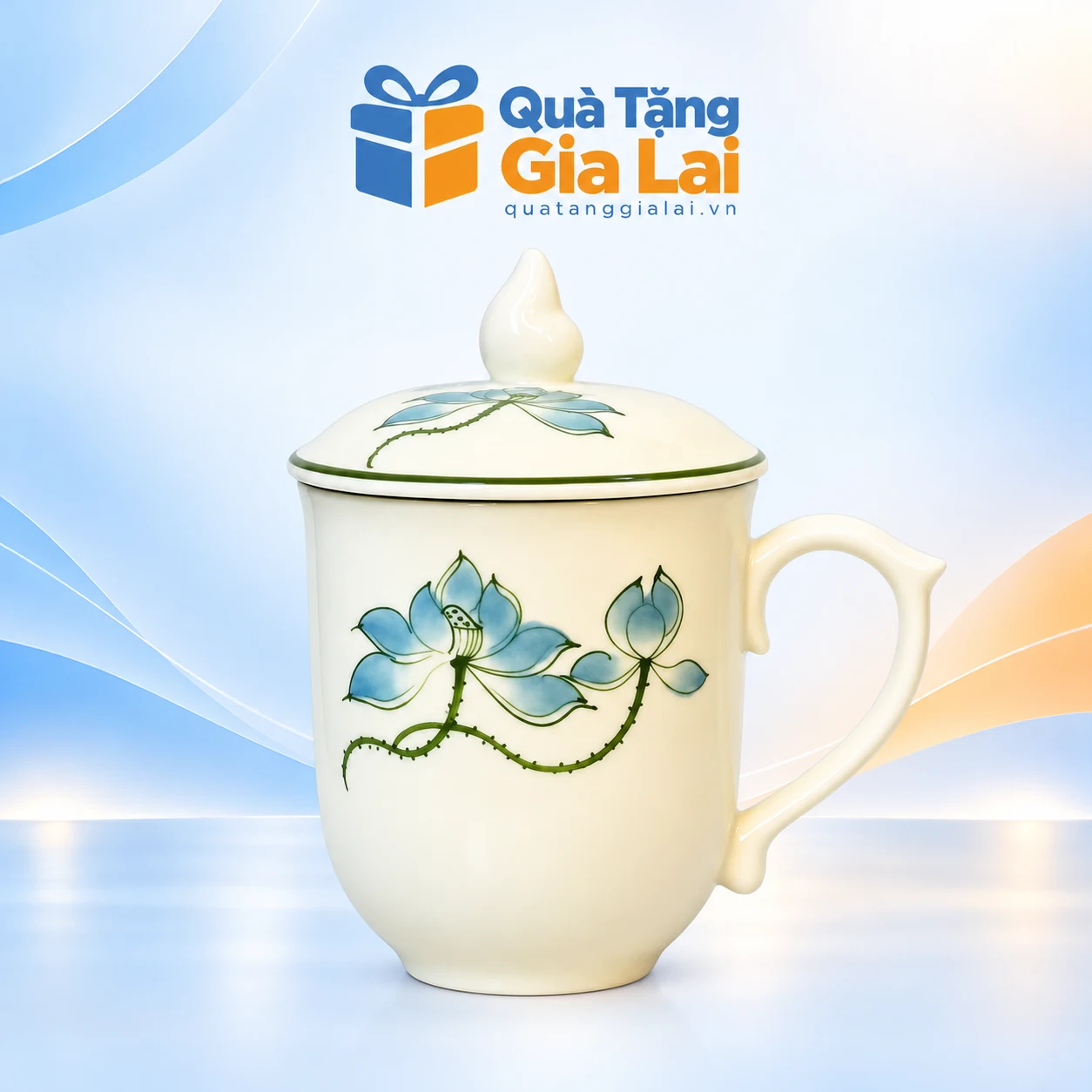 Cốc Lửa Bát Tràng men kem họa tiết sen xanh có nắp núm hình ngọn lửa