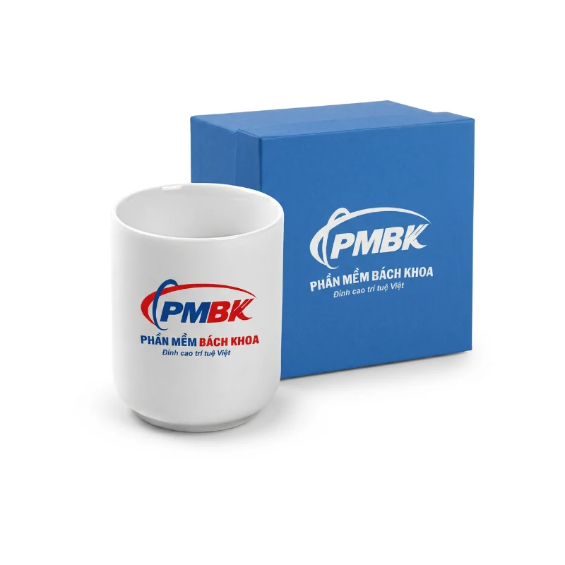 Cốc trụ trắng in PMBK bày cùng hộp xanh
