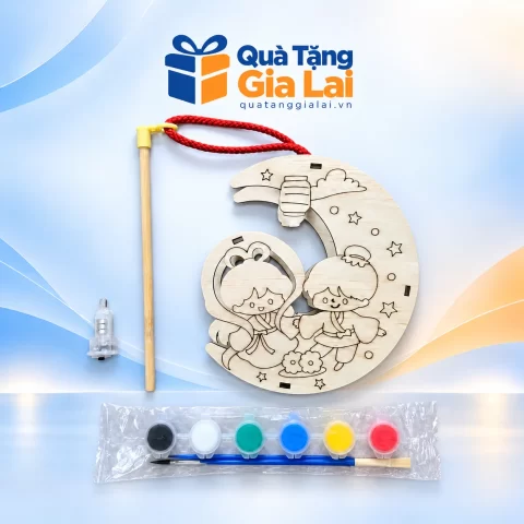 Bộ đèn lồng gỗ tự tô hình trăng khuyết với cần cầm, dây đỏ, màu và cọ