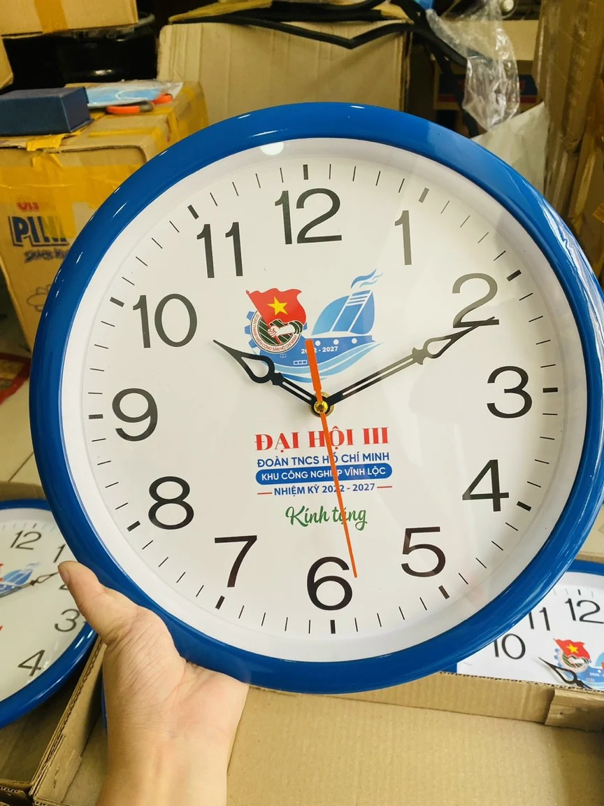 HD303 viền xanh dương với bố cục tên chương trình