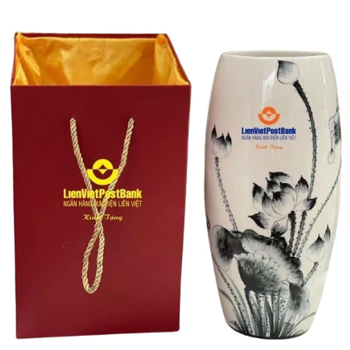 Mẫu lọ sen đen và hộp đỏ lót vàng