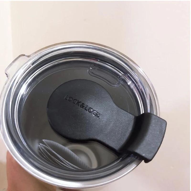 Cận nắp trong và miếng gạt đen của Swing Tumbler LHC4137