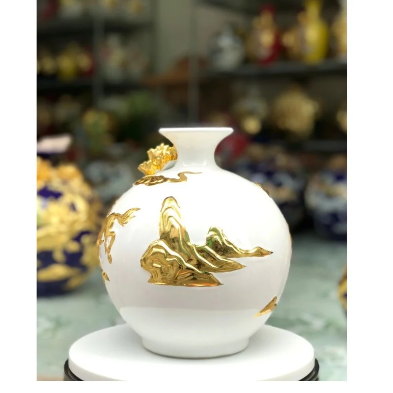Mặt sau bình Mã đáo H22 men trắng có cảnh núi sắc vàng