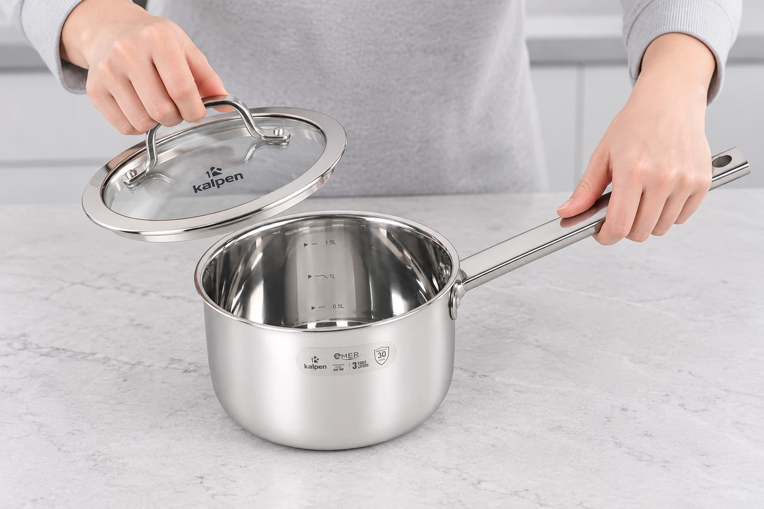 Mở nắp kính để xem lòng quánh Kalpen Emer EM16