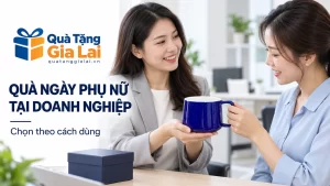 Hai đồng nghiệp nữ trao một cốc cobalt lòng trắng tại bàn