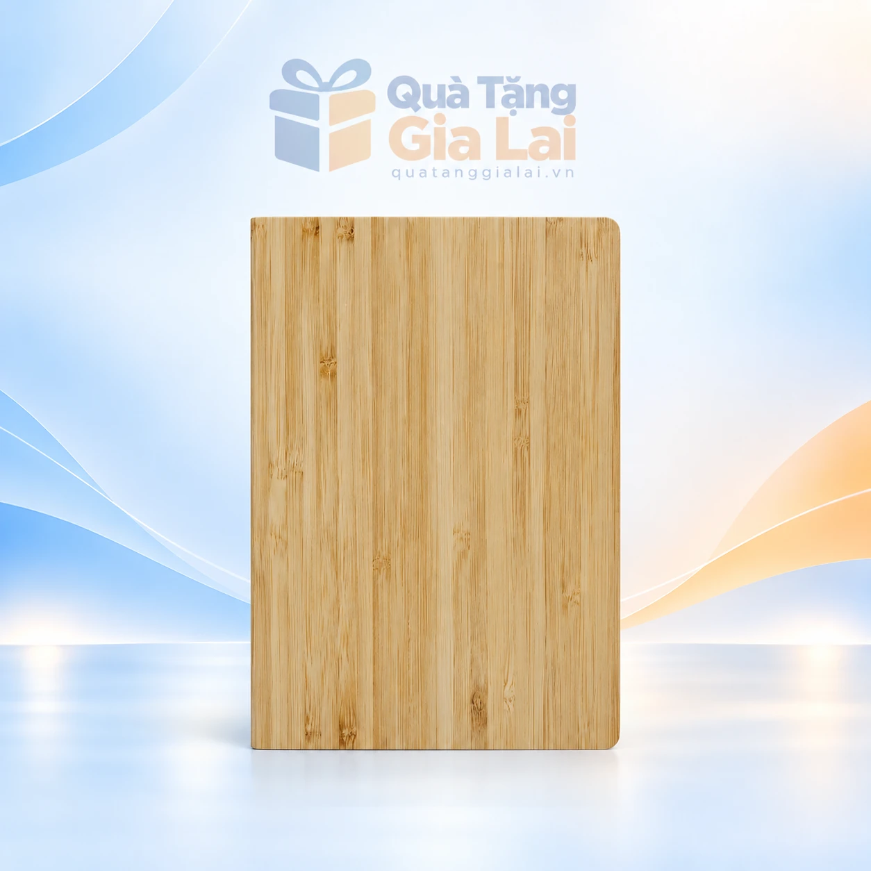 Bìa tre màu tự nhiên với vân dọc trên nền Gia Lai
