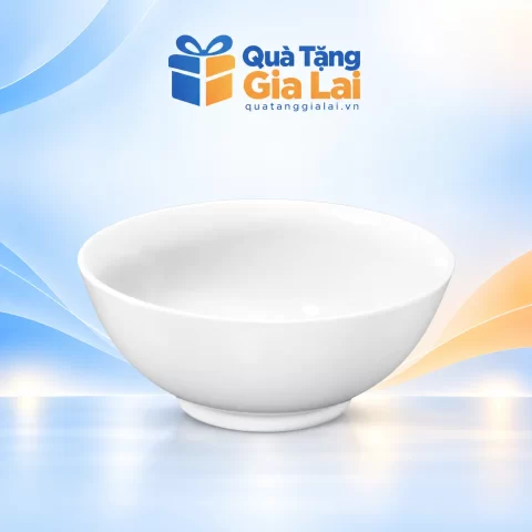 Tô sứ MC-T07 men trắng, thân tròn và chân đế thấp trên nền Quà Tặng Gia Lai