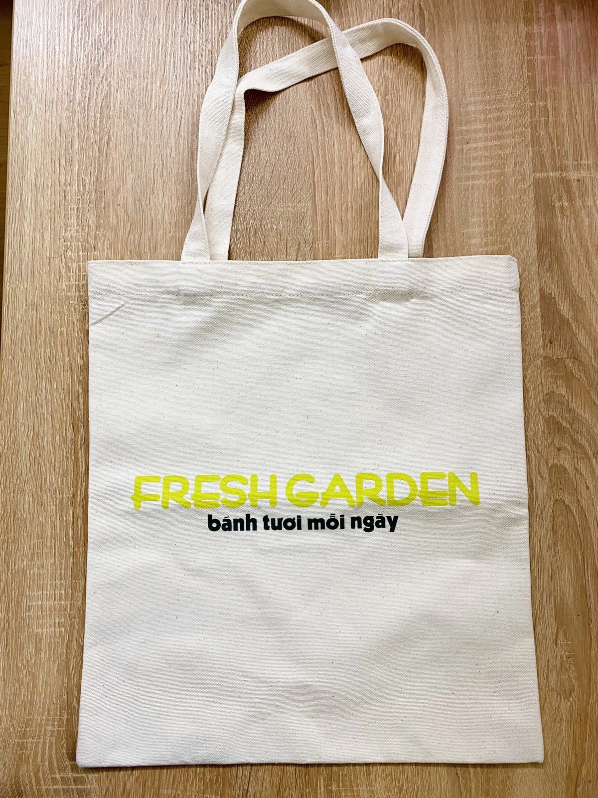 Mặt vải canvas mộc và phần in trên túi tham khảo